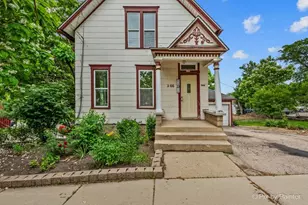 566 Raymond St, Elgin, IL 60120 - Photo 1