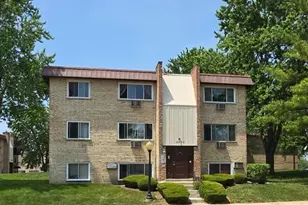 1850 S Hazel Hill Dr, Mount Prospect, IL 60056 - Photo 1