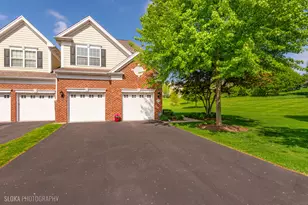 1110 Pine Valley Ct, Elgin, IL 60124 - Photo 1