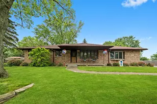 8950 S 84th Ave, Hickory Hills, IL 60457 - Photo 1