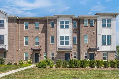 1058 E Oakton Street, Des Plaines, IL 60018 - Photo 1