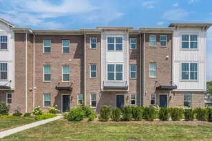 1058 E Oakton St, Des Plaines, IL 60018 - Photo 1