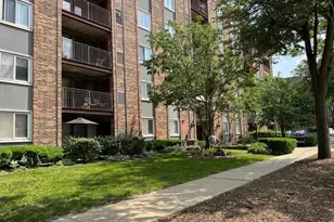 825 Pearson St, Des Plaines, IL 60016 - Photo 1