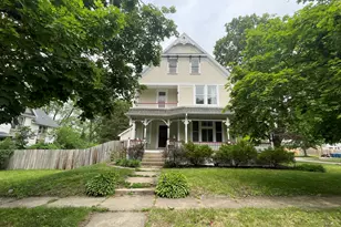 322 Crawford Ave, Dixon, IL 61021 - Photo 1