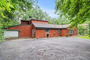 9303 119th Street W, Palos Park, IL 60464 - Photo 1