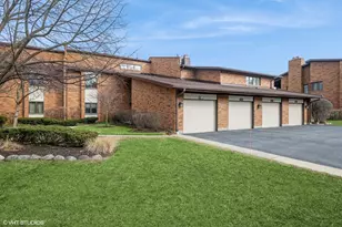 1027 Deerfield Pl, Highland Park, IL 60035 - Photo 1