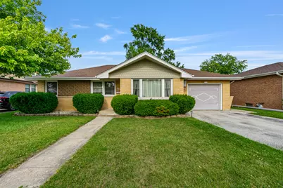 10805 S Oak Park Avenue, Worth, IL 60482 - Photo 1