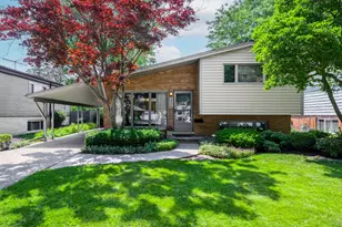 324 N Stewart Ave, Lombard, IL 60148 - Photo 1