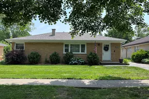 1317 N Mitchell Ave, Arlington Heights, IL 60004 - Photo 1