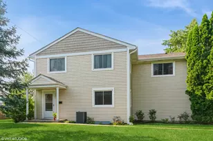 289 London Pl, Wheeling, IL 60090 - Photo 1