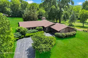 165 Harbor Dr, Lake Barrington, IL 60010 - Photo 1