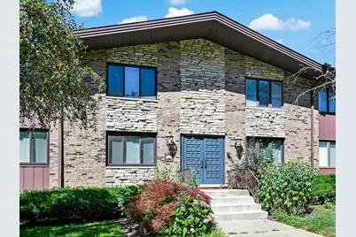 1640 Royal Oak Road #4, Darien, IL 60561 - Photo 1