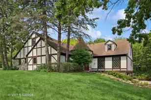 674 Plum Tree Rd, Barrington Hills, IL 60010 - Photo 1