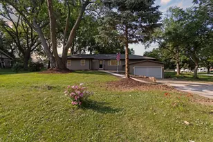 401 Homestead Ln, Rockford, IL 61102 - Photo 1