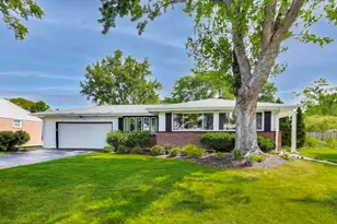 410 W Maude Ave, Arlington Heights, IL 60004 - Photo 1