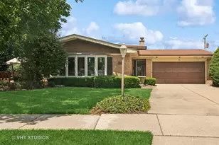 186 Lance Dr, Des Plaines, IL 60016 - Photo 1