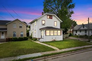 337 W American St, Freeport, IL 61032 - Photo 1