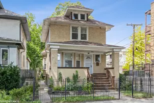 913 Highland Ave, Oak Park, IL 60304 - Photo 1