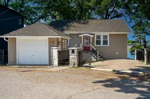 174 Riverside Island Dr, Fox Lake, IL 60020 - Photo 1