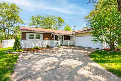 806 71st Street, Darien, IL 60561 - Photo 1