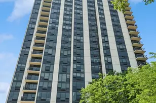 2500 N Lakeview Ave, Chicago, IL 60614 - Photo 1