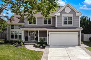 923 Christa Ct, Elk Grove Village, IL 60007 - Photo 1