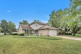 8025 Shoshone Trail, Tinley Park, IL 60477 - Photo 1