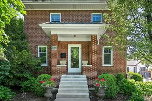 371 S Arlington Ave, Elmhurst, IL 60126 - Photo 1