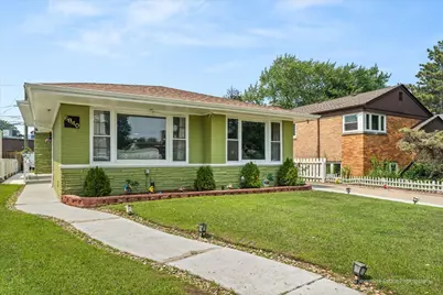 6840 N Keystone Avenue, Lincolnwood, IL 60712 - Photo 1