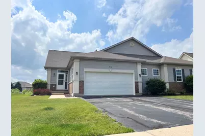 913 Yorktown Street, McHenry, IL 60050 - Photo 1