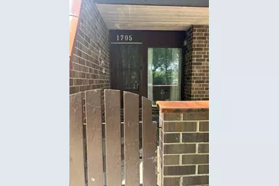 1705 Kenneth Circle #1705, Elgin, IL 60120 - Photo 1