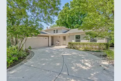 2246 Strawberry Lane, Glenview, IL 60026 - Photo 1