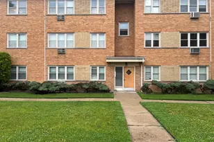 2422 W Berwyn Ave, Chicago, IL 60625 - Photo 1