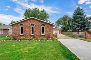 1832 W Woodland Ave, Addison, IL 60101 - Photo 1