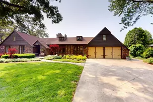 209 Viola Ln, Prospect Heights, IL 60070 - Photo 1