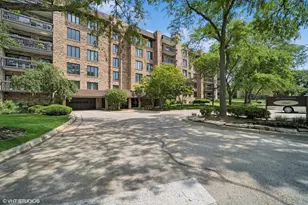 3860 S Mission Hills Rd, Northbrook, IL 60062 - Photo 1