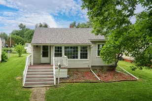 103 S Portland Pl, Clifton, IL 61727 - Photo 1