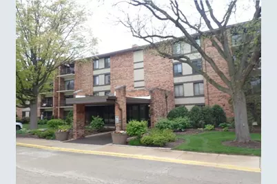 301 Lake Hinsdale Drive #209, Willowbrook, IL 60527 - Photo 1