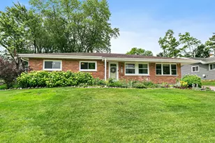 655 Cambridge Ln, Hoffman Estates, IL 60169 - Photo 1