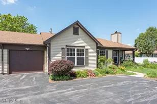 1827 Appaloosa Dr, Naperville, IL 60565 - Photo 1