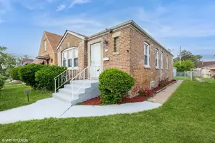 9811 S Woodlawn Ave, Chicago, IL 60628 - Photo 1