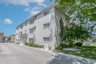 10634 Parkside Ave, Chicago Ridge, IL 60415 - Photo 1