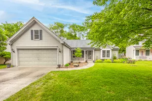 937 Wellington Cir, Aurora, IL 60506 - Photo 1