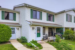 425 Harrison Ct, Vernon Hills, IL 60061 - Photo 1