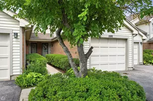 586 E Windgate Ct, Arlington Heights, IL 60005 - Photo 1