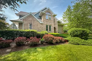 720 Fairway Ln, Sycamore, IL 60178 - Photo 1