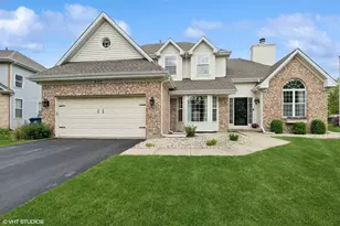 527 Capital Ln, Gurnee, IL 60031 - Photo 1