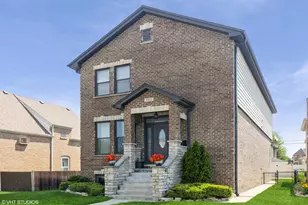 5733 S Neenah Ave, Chicago, IL 60638 - Photo 1