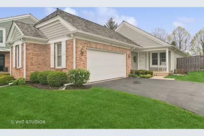 423 Park Barrington Drive, Barrington, IL 60010 - Photo 1