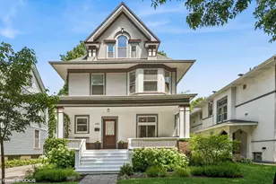 420 N Grove Ave, Oak Park, IL 60302 - Photo 1